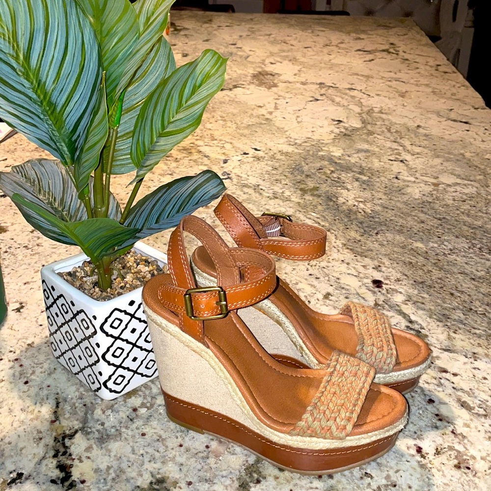 Lucky Brand Clancy Leather & Linen Wedge